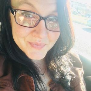 Meet your Posher, Adeline